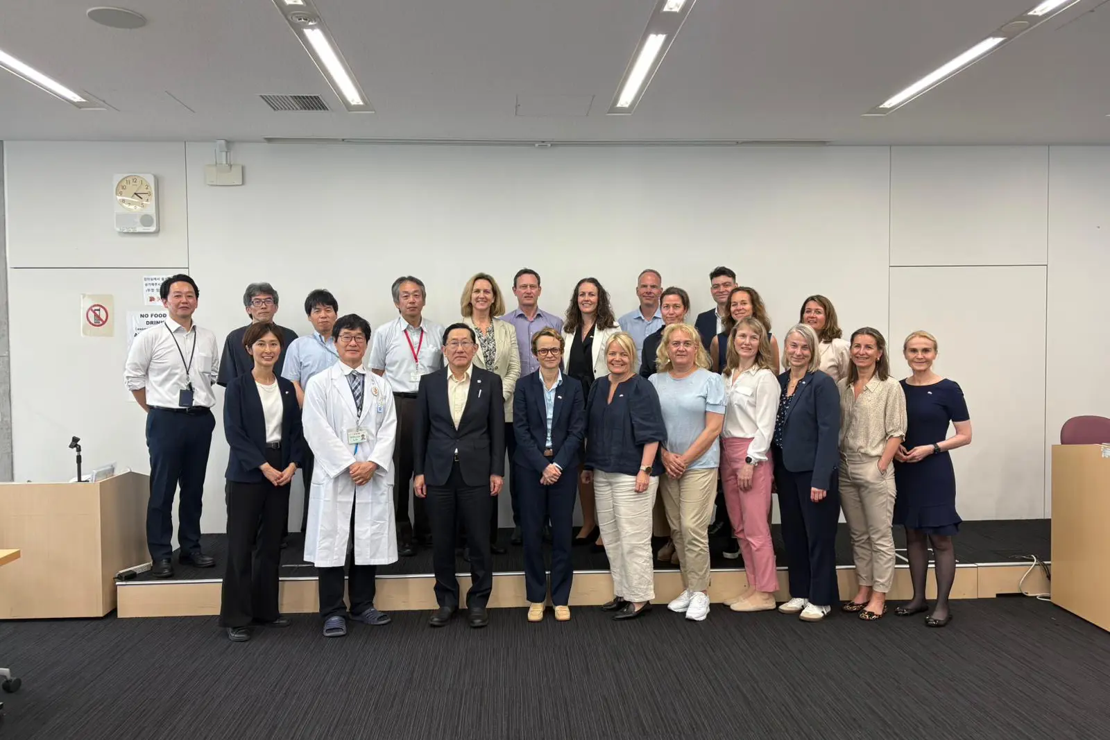 Norsk delegasjon på besøk hos QST